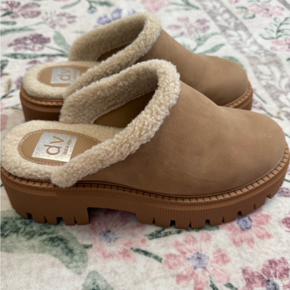 DV by Dolce Vita Women's Brown Fleece-Lined Mules
